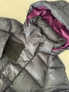 Athleta Down Puffer Jacket Women XS Grey Purple Hooded Quilted Coat Cozy 879158